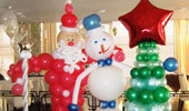 Композиция из воздушных шаров «Дед Мороз, Снеговик и Ёлка»